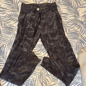 Gray Camouflage Jogger Pants lululemon women 4